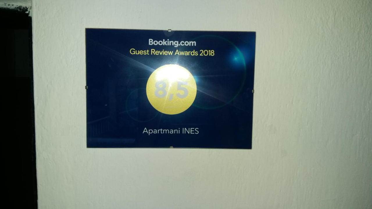 Apartmani Ines Marina Exterior foto