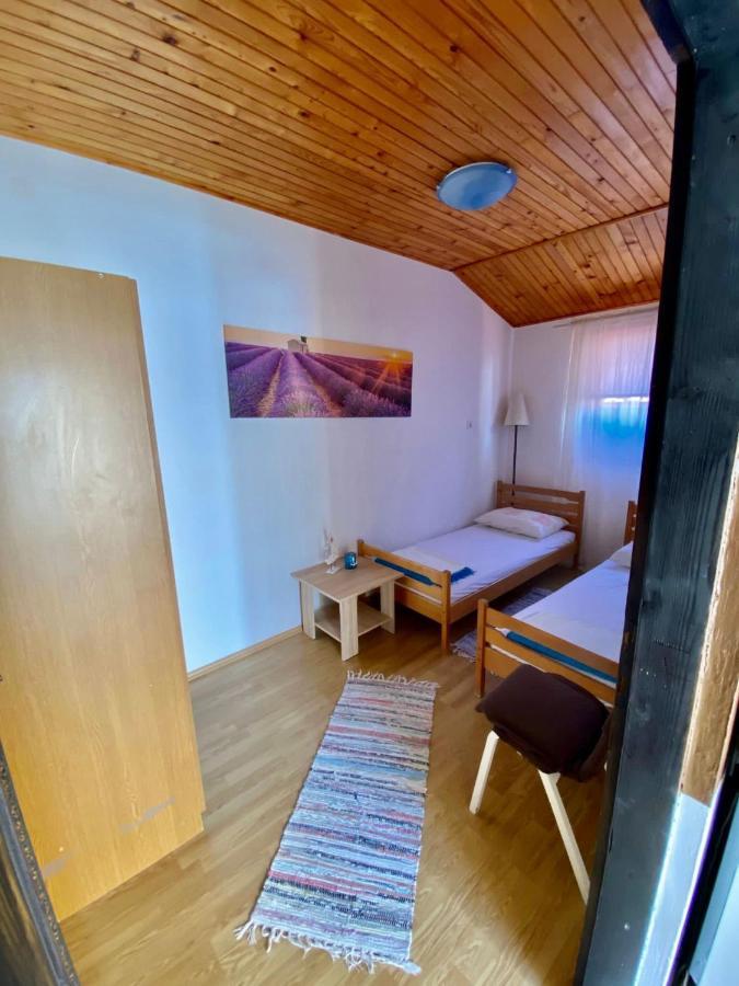 Apartmani Ines Marina Exterior foto