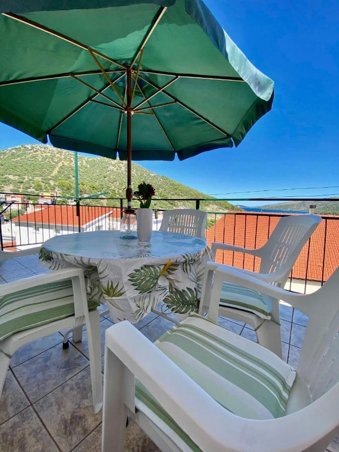 Apartmani Ines Marina Exterior foto