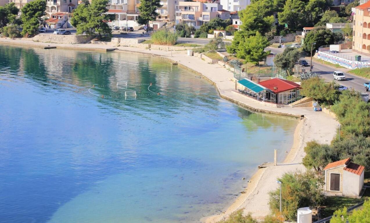 Apartmani Ines Marina Exterior foto